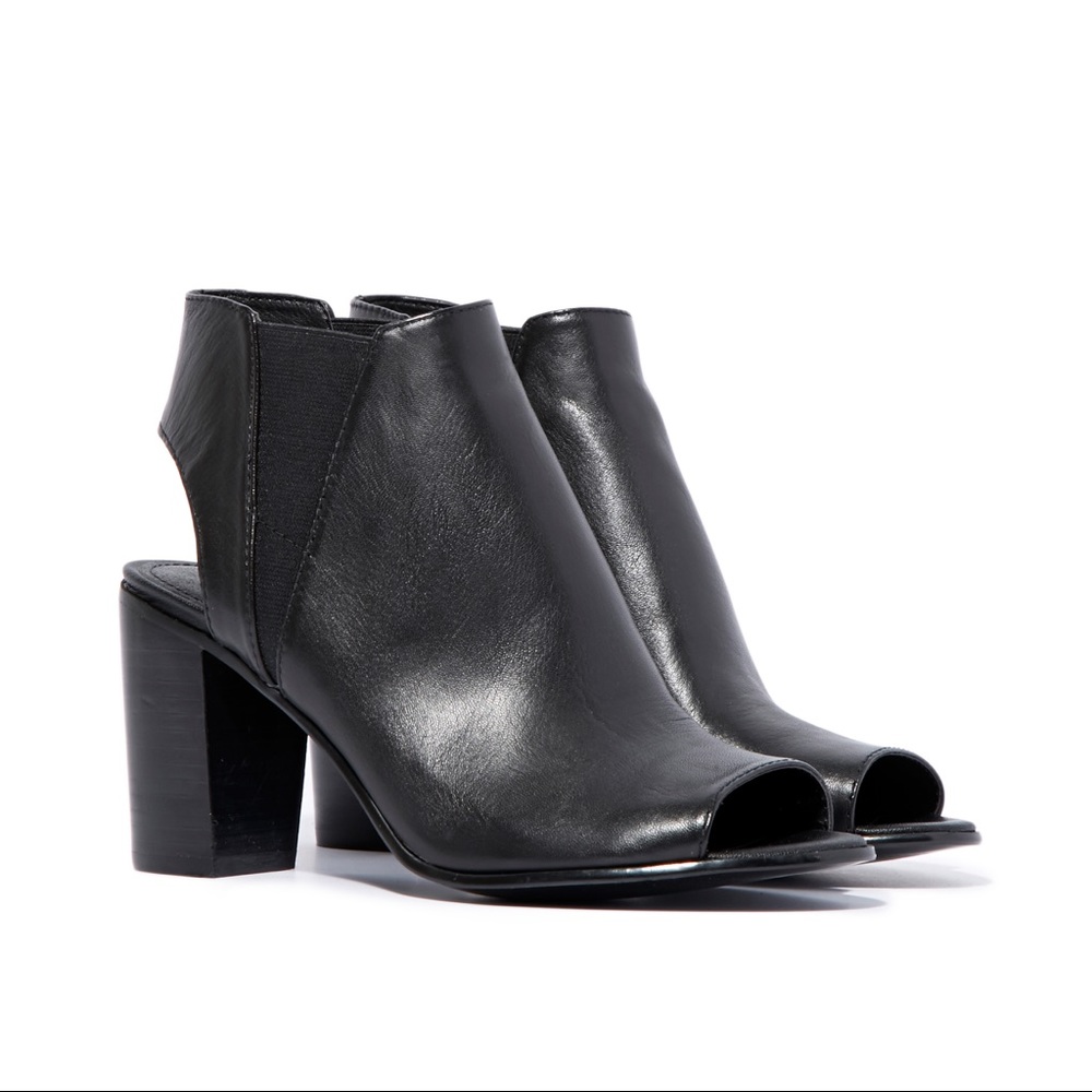 Steve Madden Noble Booties